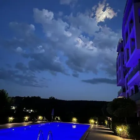 Azur 4 Shkorpilovtsi
